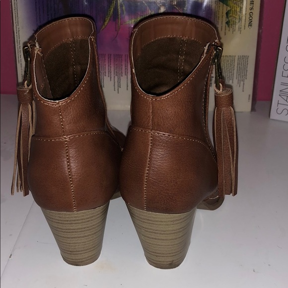 Never worn size 7 brown 4inch booties - Picture 3 of 3